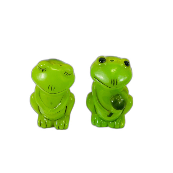 VTG Green Frog Plastic Salt Pepper Shakers Kitschy Happy Hong Kong Mid Century - Picture 6 of 9